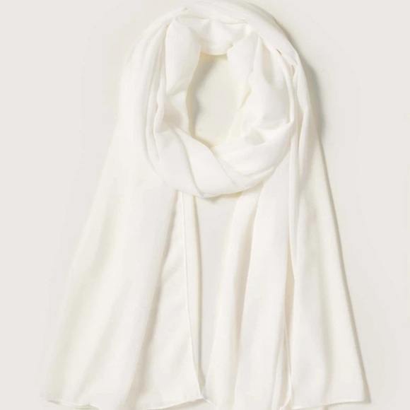 White Soft Chiffon Hijab LARGE - Picture 2 of 2